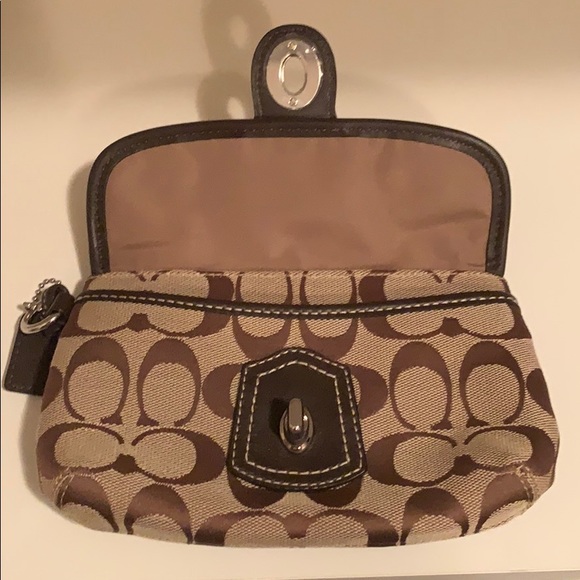 NEVER USED - Coach Wristlet - Picture 5 of 7